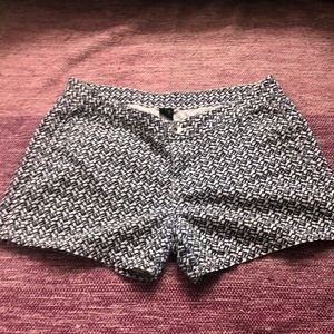 Super cute navy and white geo print shorts.